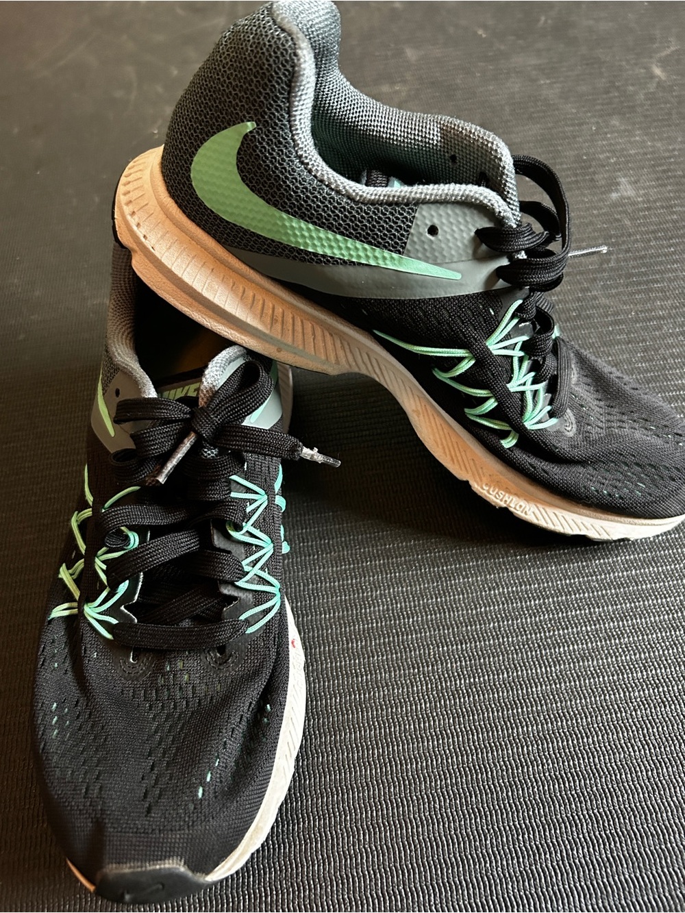 Nike Zoom Winflo 3 Women’s 9.5 Black Mint Running Shoes